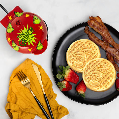 Uncanny Brands Dr. Seuss Grinch Mini Waffle Maker