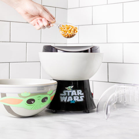 Uncanny Brands Star Wars The Mandalorian Popcorn Maker – Uncanny