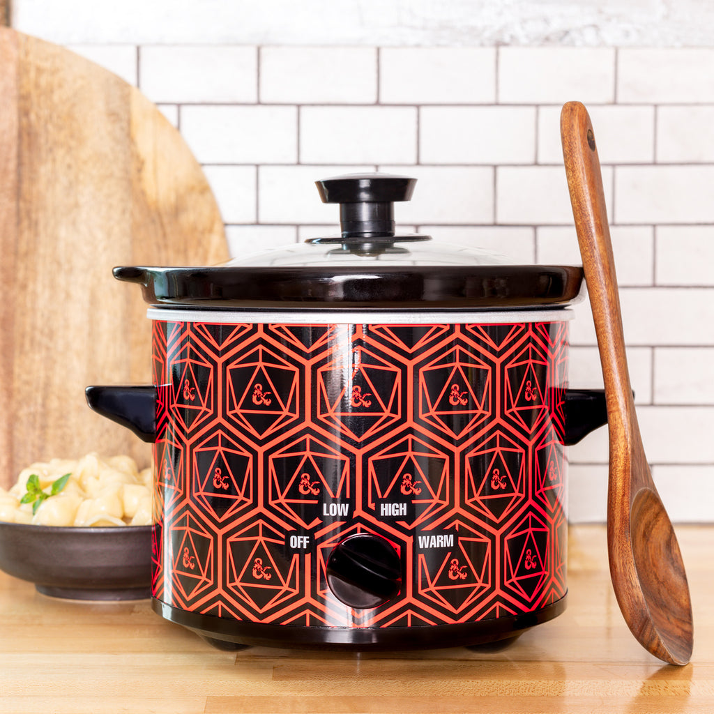 Uncanny Brands Dungeons and Dragons 2 QT Slow Cooker – Uncanny Brands  Wholesale